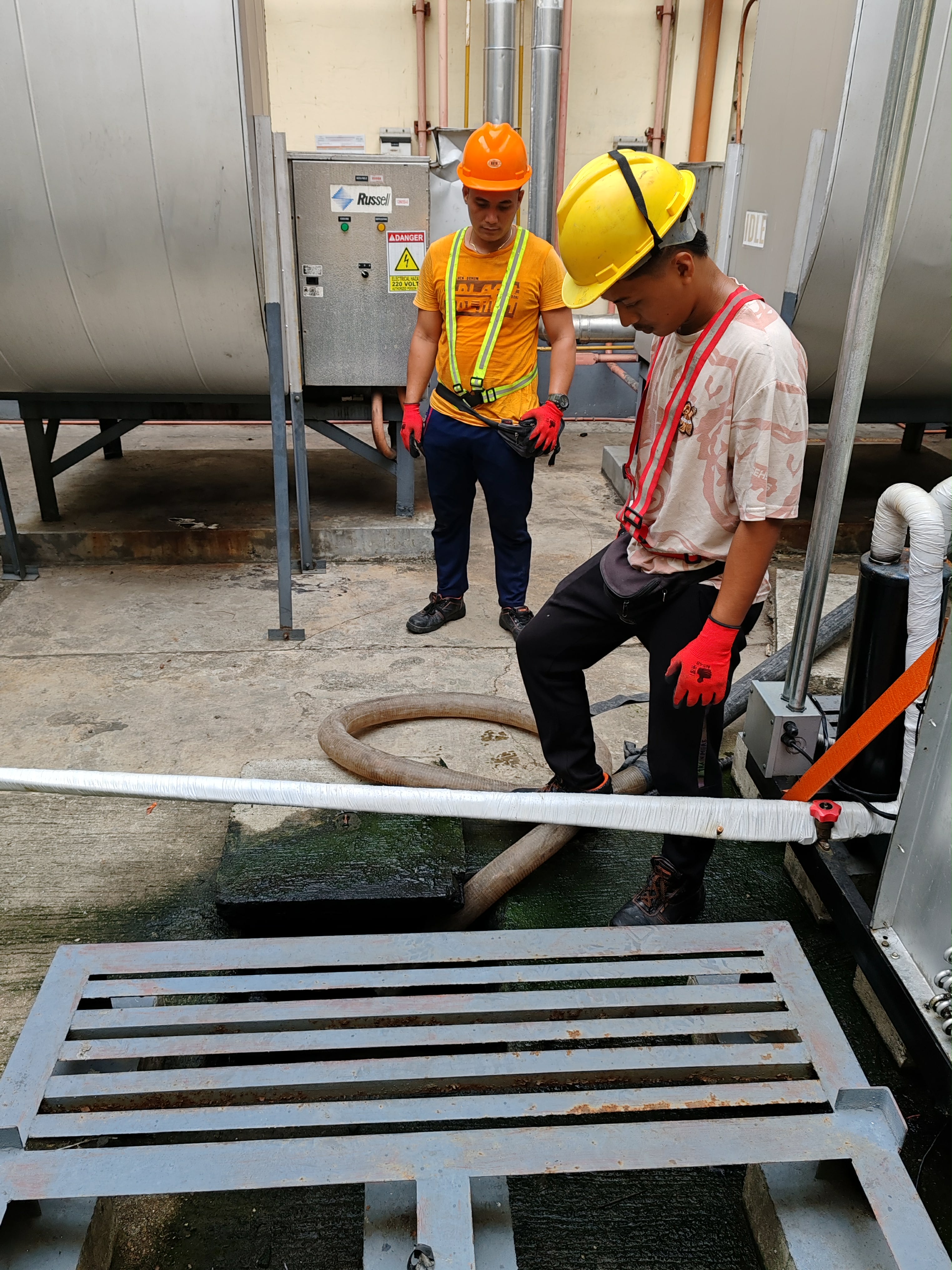 Septic tank cleaning service